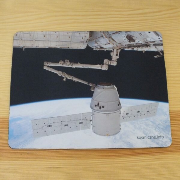 Podkładka pod myszkę „Dragon przy ISS”
